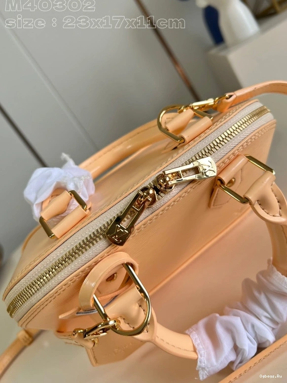 VUITTON ALMA BB-23.5*17.5*11.5cm LOUIS 0224